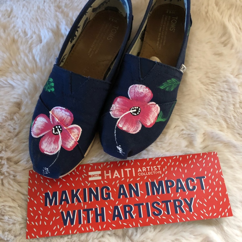 TOMS Haiti Artist Collective - Dure Pink Flower